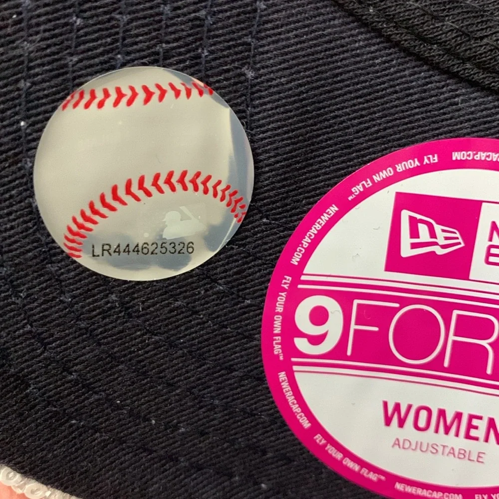 Yankees Victoria’s Secret PINK Sequin Cap Baller Hat 🧢 New York - Picture 10 of 11